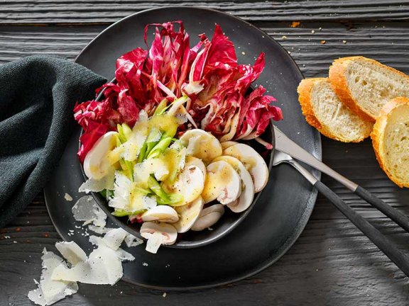 Radicchiosalat mit frischen Champignons